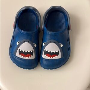 Blue Shark Slip On Toddler Boys Size 8